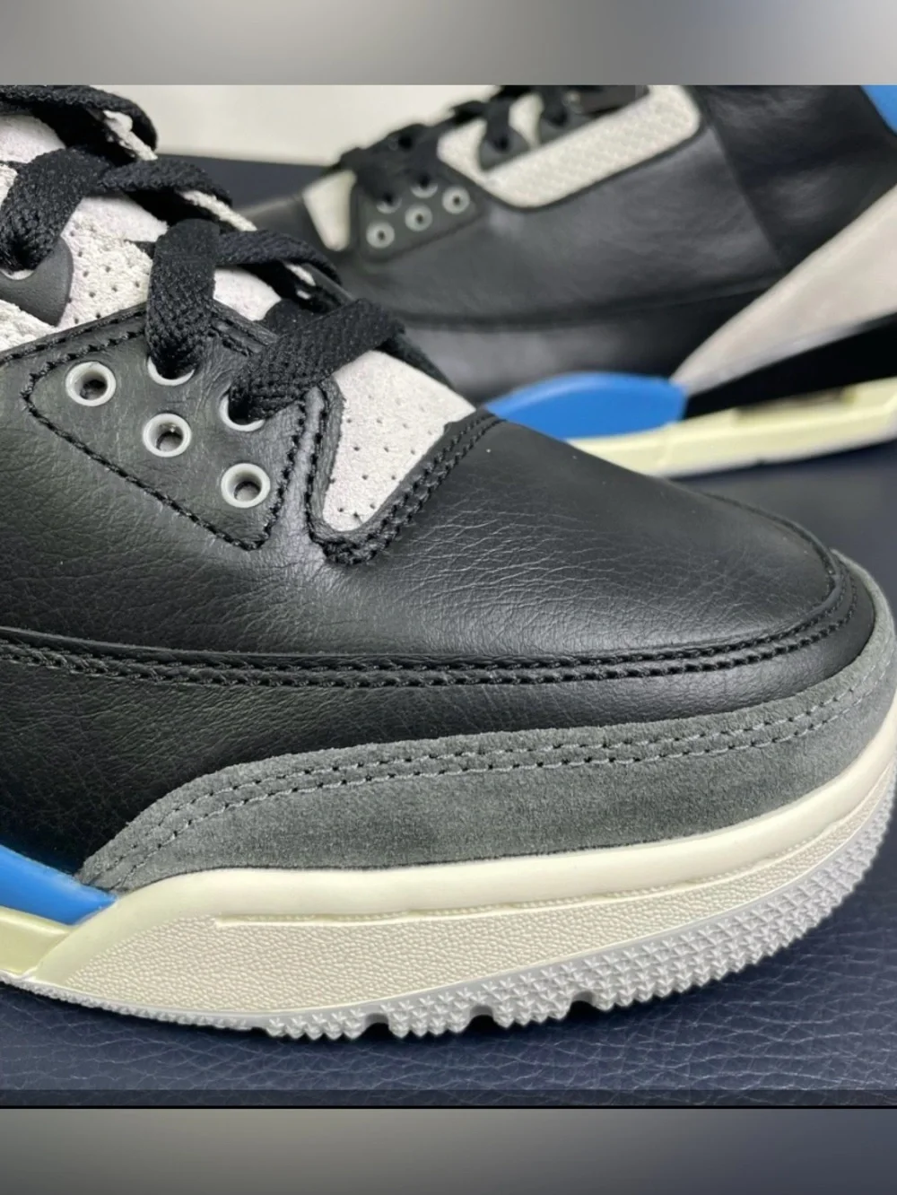 Jordan 3 “black metallic”